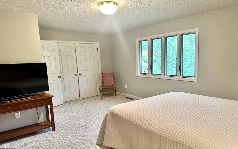 206 Aaron Smith Drive, Bridgeport, West Virginia 26330, 3 Bedrooms Bedrooms, 5 Rooms Rooms,3 BathroomsBathrooms,Single Family Attached,For Sale,Aaron Smith,10161660