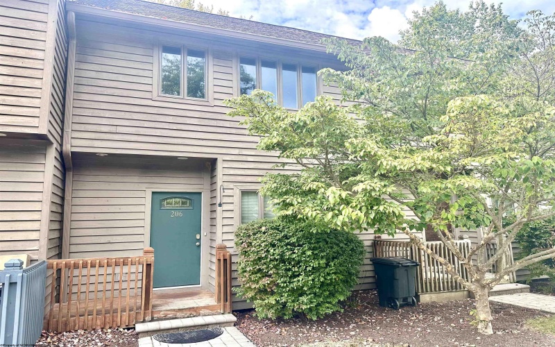 206 Aaron Smith Drive, Bridgeport, West Virginia 26330, 3 Bedrooms Bedrooms, 5 Rooms Rooms,3 BathroomsBathrooms,Single Family Attached,For Sale,Aaron Smith,10161660