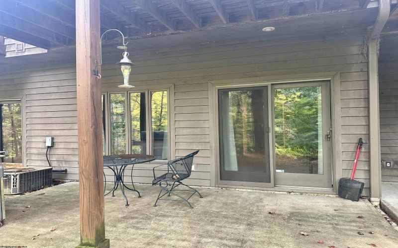 206 Aaron Smith Drive, Bridgeport, West Virginia 26330, 3 Bedrooms Bedrooms, 5 Rooms Rooms,3 BathroomsBathrooms,Single Family Attached,For Sale,Aaron Smith,10161660