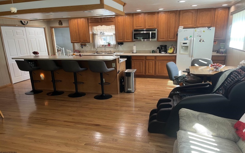 908 Main Avenue, Weston, West Virginia 26452, 3 Bedrooms Bedrooms, 7 Rooms Rooms,1 BathroomBathrooms,Single Family Detached,For Sale,Main,10161674