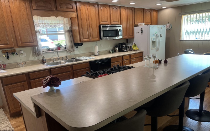 908 Main Avenue, Weston, West Virginia 26452, 3 Bedrooms Bedrooms, 7 Rooms Rooms,1 BathroomBathrooms,Single Family Detached,For Sale,Main,10161674