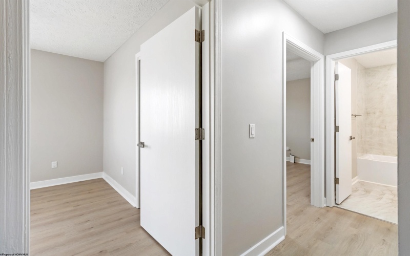 9 South East Court, Morgantown, West Virginia 26505, 2 Bedrooms Bedrooms, 4 Rooms Rooms,1 BathroomBathrooms,Residential Rentals,For Rent,South East,10161655