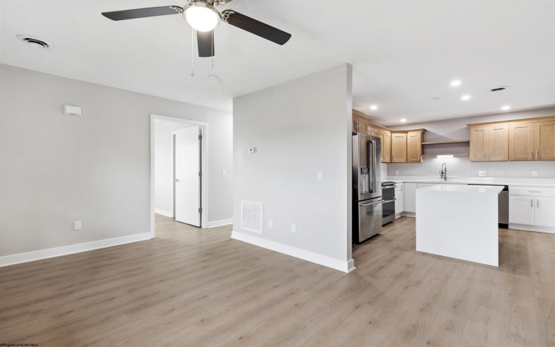 9 South East Court, Morgantown, West Virginia 26505, 2 Bedrooms Bedrooms, 4 Rooms Rooms,1 BathroomBathrooms,Residential Rentals,For Rent,South East,10161655