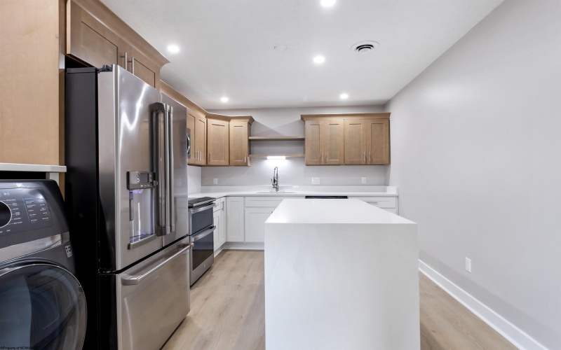 9 South East Court, Morgantown, West Virginia 26505, 2 Bedrooms Bedrooms, 4 Rooms Rooms,1 BathroomBathrooms,Residential Rentals,For Rent,South East,10161655