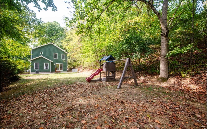 280 West Run Road, Morgantown, West Virginia 26508, 3 Bedrooms Bedrooms, 10 Rooms Rooms,3 BathroomsBathrooms,Residential Rentals,For Rent,West Run,10161658