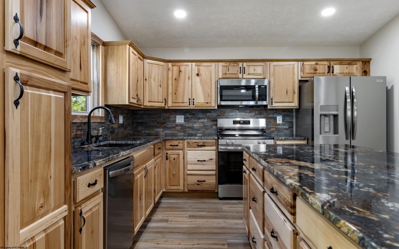 100 Maple Street, Masontown, West Virginia 26542-9649, 4 Bedrooms Bedrooms, 8 Rooms Rooms,2 BathroomsBathrooms,Single Family Detached,For Sale,Maple,10161662