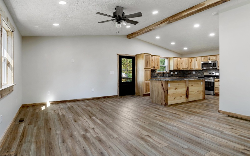 100 Maple Street, Masontown, West Virginia 26542-9649, 4 Bedrooms Bedrooms, 8 Rooms Rooms,2 BathroomsBathrooms,Single Family Detached,For Sale,Maple,10161662