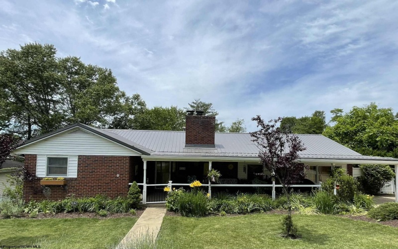 711 Pennsylvania Avenue, Bridgeport, West Virginia 26330, 4 Bedrooms Bedrooms, 12 Rooms Rooms,3 BathroomsBathrooms,Single Family Detached,For Sale,Pennsylvania,10161663