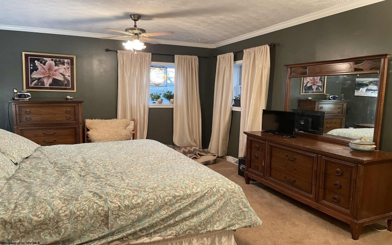 711 Pennsylvania Avenue, Bridgeport, West Virginia 26330, 4 Bedrooms Bedrooms, 12 Rooms Rooms,3 BathroomsBathrooms,Single Family Detached,For Sale,Pennsylvania,10161663