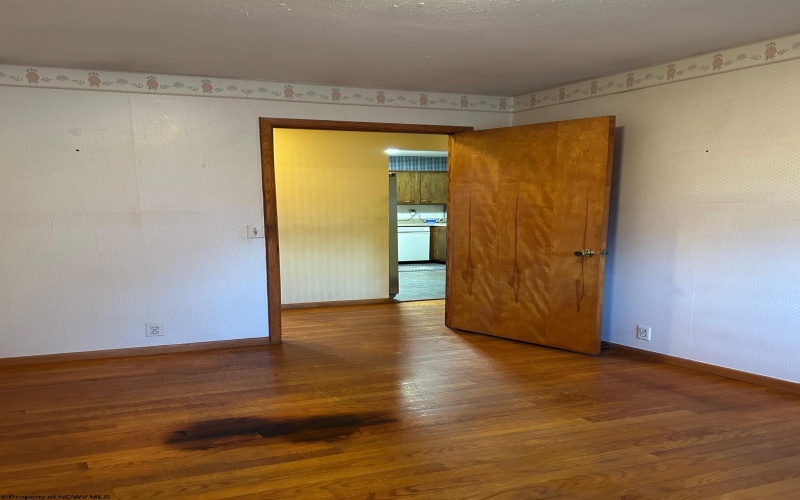 68 Crescent Avenue, Buckhannon, West Virginia 26201, 4 Bedrooms Bedrooms, 13 Rooms Rooms,1 BathroomBathrooms,Single Family Detached,For Sale,Crescent,10161678