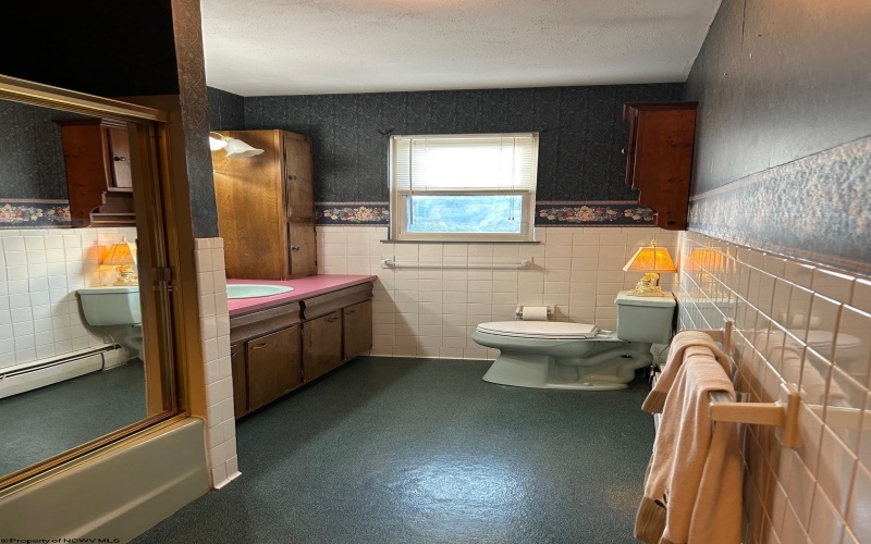 68 Crescent Avenue, Buckhannon, West Virginia 26201, 4 Bedrooms Bedrooms, 13 Rooms Rooms,1 BathroomBathrooms,Single Family Detached,For Sale,Crescent,10161678