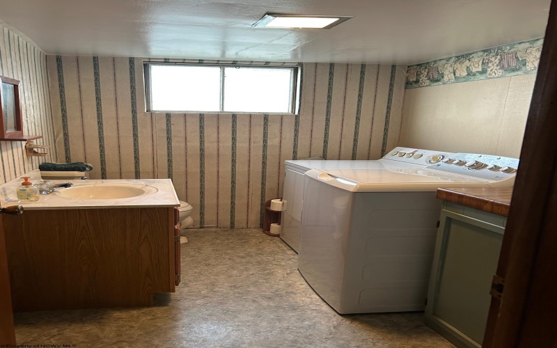 68 Crescent Avenue, Buckhannon, West Virginia 26201, 4 Bedrooms Bedrooms, 13 Rooms Rooms,1 BathroomBathrooms,Single Family Detached,For Sale,Crescent,10161678