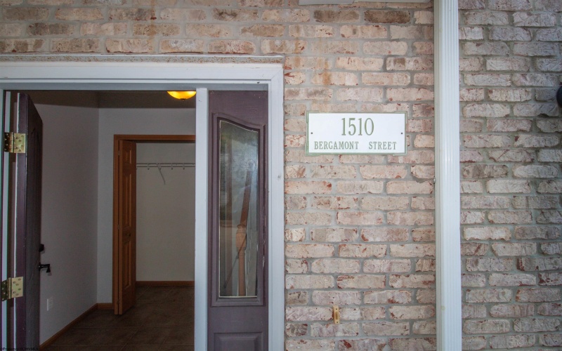 1510 Bergamont Street, Morgantown, West Virginia 26505, 3 Bedrooms Bedrooms, 6 Rooms Rooms,2 BathroomsBathrooms,Single Family Attached,For Sale,Bergamont,10161691