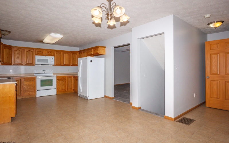 1510 Bergamont Street, Morgantown, West Virginia 26505, 3 Bedrooms Bedrooms, 6 Rooms Rooms,2 BathroomsBathrooms,Single Family Attached,For Sale,Bergamont,10161691