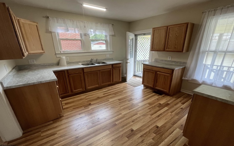 650 Lynn Avenue, Weston, West Virginia 26452, 4 Bedrooms Bedrooms, 7 Rooms Rooms,2 BathroomsBathrooms,Single Family Detached,For Sale,Lynn,10161695