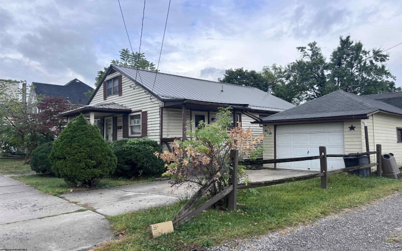 222 Worth Avenue, Elkins, West Virginia 26241, 3 Bedrooms Bedrooms, 7 Rooms Rooms,1 BathroomBathrooms,Single Family Detached,For Sale,Worth,10161693
