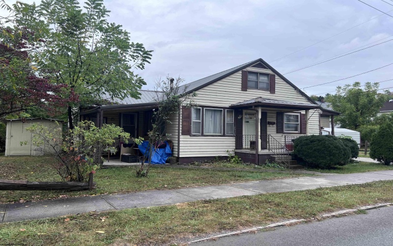 222 Worth Avenue, Elkins, West Virginia 26241, 3 Bedrooms Bedrooms, 7 Rooms Rooms,1 BathroomBathrooms,Single Family Detached,For Sale,Worth,10161693