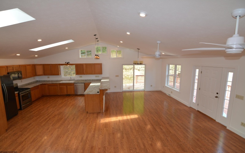 1258 Knottsville Road, Grafton, West Virginia 26354, 5 Bedrooms Bedrooms, 11 Rooms Rooms,3 BathroomsBathrooms,Single Family Detached,For Sale,Knottsville,10161680