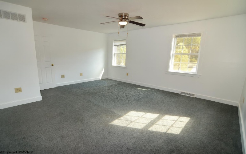1258 Knottsville Road, Grafton, West Virginia 26354, 5 Bedrooms Bedrooms, 11 Rooms Rooms,3 BathroomsBathrooms,Single Family Detached,For Sale,Knottsville,10161680