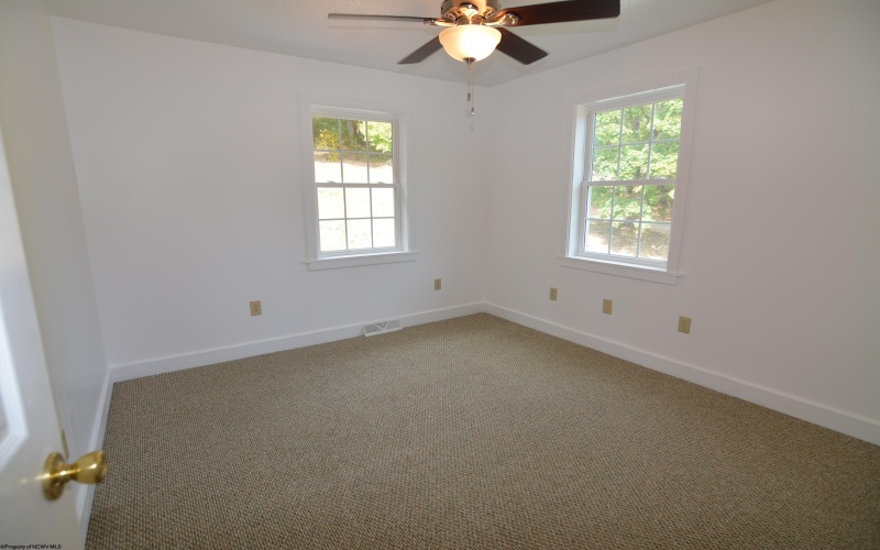 1258 Knottsville Road, Grafton, West Virginia 26354, 5 Bedrooms Bedrooms, 11 Rooms Rooms,3 BathroomsBathrooms,Single Family Detached,For Sale,Knottsville,10161680