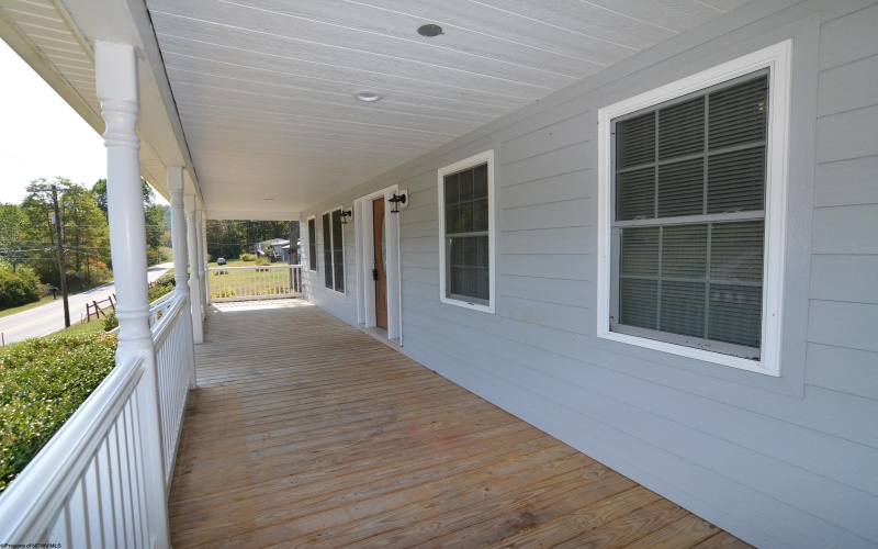 1258 Knottsville Road, Grafton, West Virginia 26354, 5 Bedrooms Bedrooms, 11 Rooms Rooms,3 BathroomsBathrooms,Single Family Detached,For Sale,Knottsville,10161680