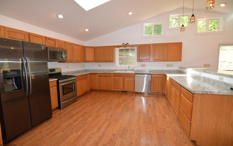 1258 Knottsville Road, Grafton, West Virginia 26354, 5 Bedrooms Bedrooms, 11 Rooms Rooms,3 BathroomsBathrooms,Single Family Detached,For Sale,Knottsville,10161680