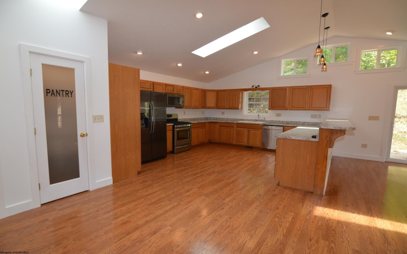 1258 Knottsville Road, Grafton, West Virginia 26354, 5 Bedrooms Bedrooms, 11 Rooms Rooms,3 BathroomsBathrooms,Single Family Detached,For Sale,Knottsville,10161680