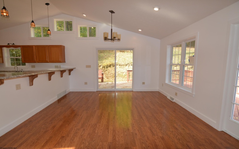 1258 Knottsville Road, Grafton, West Virginia 26354, 5 Bedrooms Bedrooms, 11 Rooms Rooms,3 BathroomsBathrooms,Single Family Detached,For Sale,Knottsville,10161680