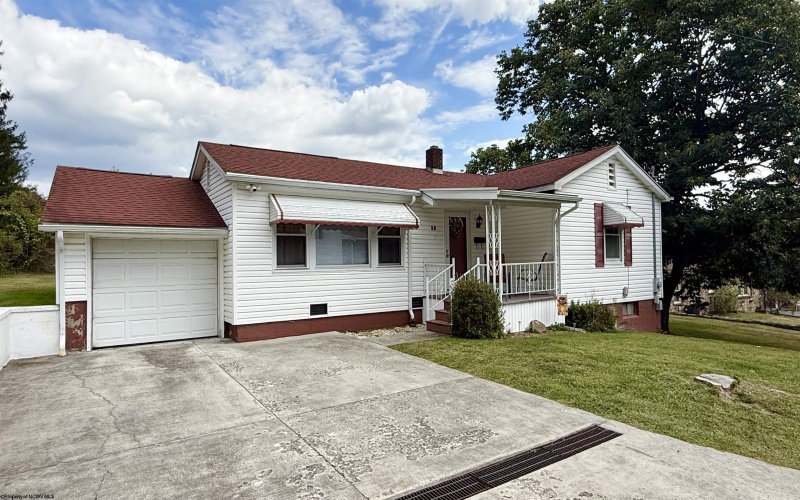 58 CLAY Street, Grafton, West Virginia 26354, 2 Bedrooms Bedrooms, 6 Rooms Rooms,1 BathroomBathrooms,Single Family Detached,For Sale,CLAY,10161681