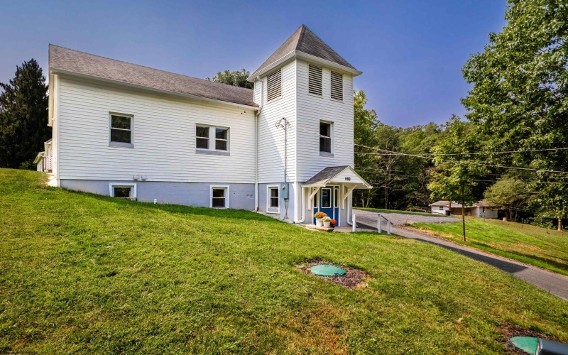 688 Beulah Road, Morgantown, West Virginia 26508, 3 Bedrooms Bedrooms, 8 Rooms Rooms,3 BathroomsBathrooms,Single Family Detached,For Sale,Beulah,10161685