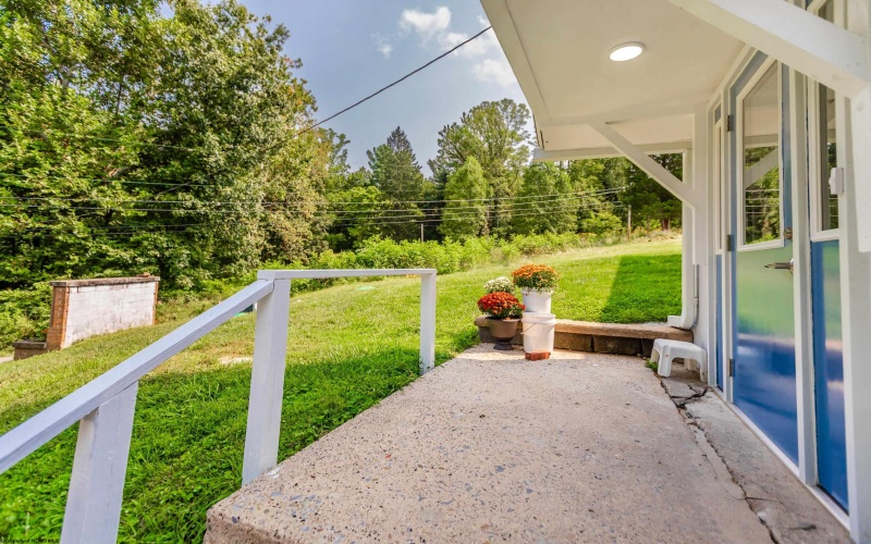 688 Beulah Road, Morgantown, West Virginia 26508, 3 Bedrooms Bedrooms, 8 Rooms Rooms,3 BathroomsBathrooms,Single Family Detached,For Sale,Beulah,10161685
