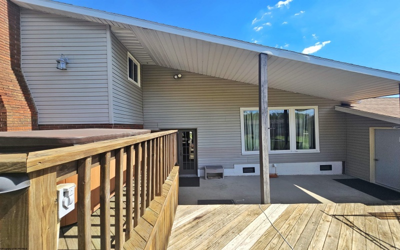 1431 Brierwood Lane, Fairmont, West Virginia 26554, 4 Bedrooms Bedrooms, 7 Rooms Rooms,2 BathroomsBathrooms,Single Family Detached,For Sale,Brierwood,10161682