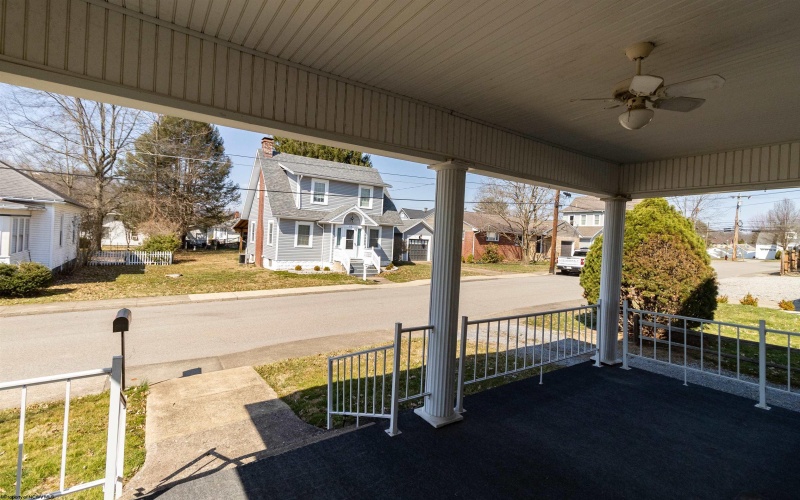 220 Davisson Street, Bridgeport, West Virginia 26330, 3 Bedrooms Bedrooms, 7 Rooms Rooms,1 BathroomBathrooms,Single Family Detached,For Sale,Davisson,10158425