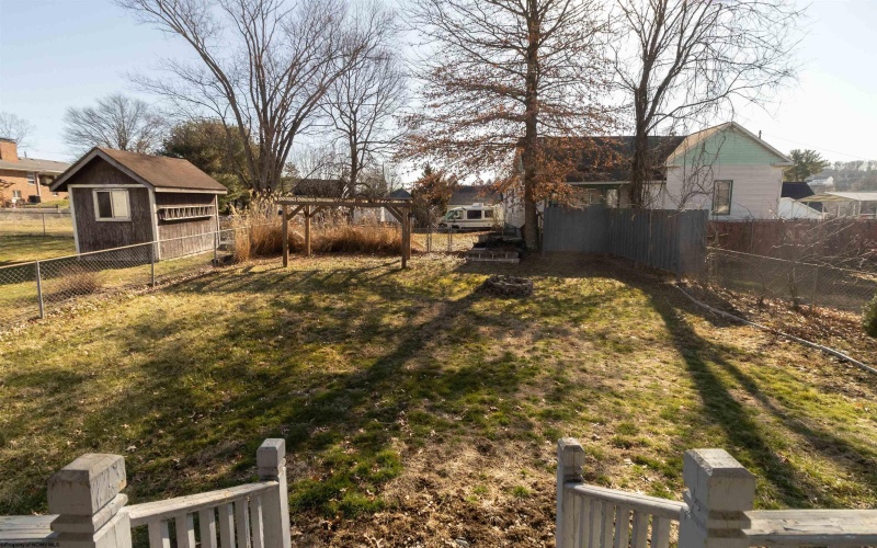 220 Davisson Street, Bridgeport, West Virginia 26330, 3 Bedrooms Bedrooms, 7 Rooms Rooms,1 BathroomBathrooms,Single Family Detached,For Sale,Davisson,10158425