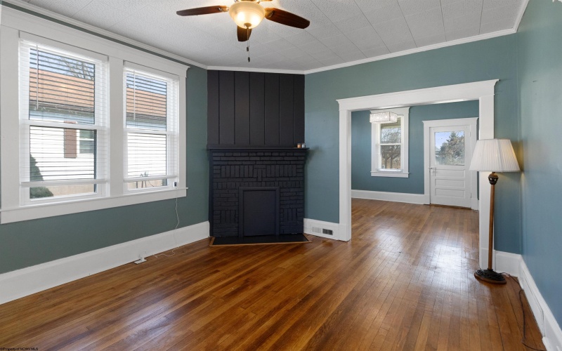 220 Davisson Street, Bridgeport, West Virginia 26330, 3 Bedrooms Bedrooms, 7 Rooms Rooms,1 BathroomBathrooms,Single Family Detached,For Sale,Davisson,10158425