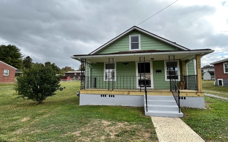 106 Orchard Street, Elkins, West Virginia 26241, 2 Bedrooms Bedrooms, 4 Rooms Rooms,1 BathroomBathrooms,Single Family Detached,For Sale,Orchard,10161699