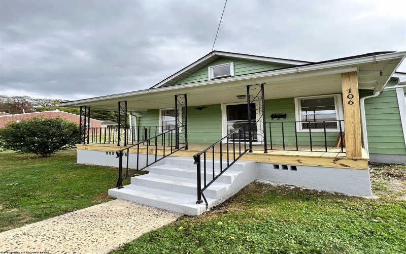 106 Orchard Street, Elkins, West Virginia 26241, 2 Bedrooms Bedrooms, 4 Rooms Rooms,1 BathroomBathrooms,Single Family Detached,For Sale,Orchard,10161699