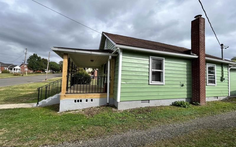 106 Orchard Street, Elkins, West Virginia 26241, 2 Bedrooms Bedrooms, 4 Rooms Rooms,1 BathroomBathrooms,Single Family Detached,For Sale,Orchard,10161699