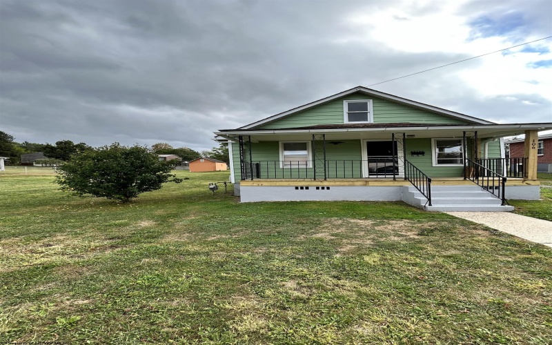106 Orchard Street, Elkins, West Virginia 26241, 2 Bedrooms Bedrooms, 4 Rooms Rooms,1 BathroomBathrooms,Single Family Detached,For Sale,Orchard,10161699