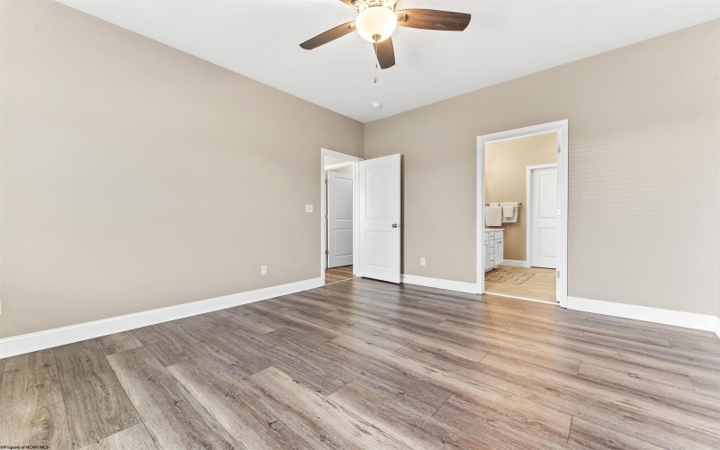 202 Red Oak Lane, Morgantown, West Virginia 26501, 3 Bedrooms Bedrooms, 7 Rooms Rooms,2 BathroomsBathrooms,Single Family Attached,For Sale,Red Oak,10161701