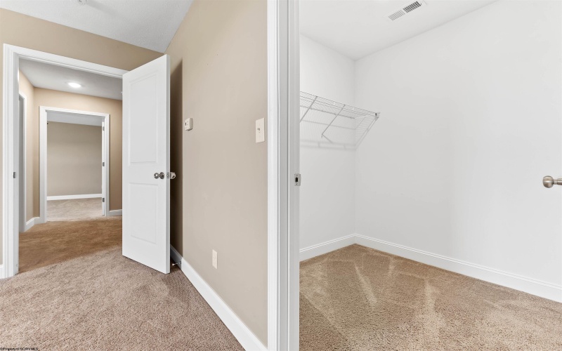 202 Red Oak Lane, Morgantown, West Virginia 26501, 3 Bedrooms Bedrooms, 7 Rooms Rooms,2 BathroomsBathrooms,Single Family Attached,For Sale,Red Oak,10161701