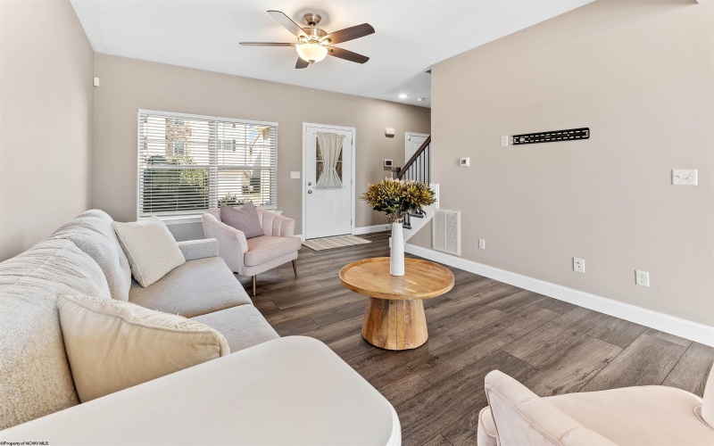 202 Red Oak Lane, Morgantown, West Virginia 26501, 3 Bedrooms Bedrooms, 7 Rooms Rooms,2 BathroomsBathrooms,Single Family Attached,For Sale,Red Oak,10161701