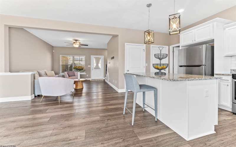 202 Red Oak Lane, Morgantown, West Virginia 26501, 3 Bedrooms Bedrooms, 7 Rooms Rooms,2 BathroomsBathrooms,Single Family Attached,For Sale,Red Oak,10161701