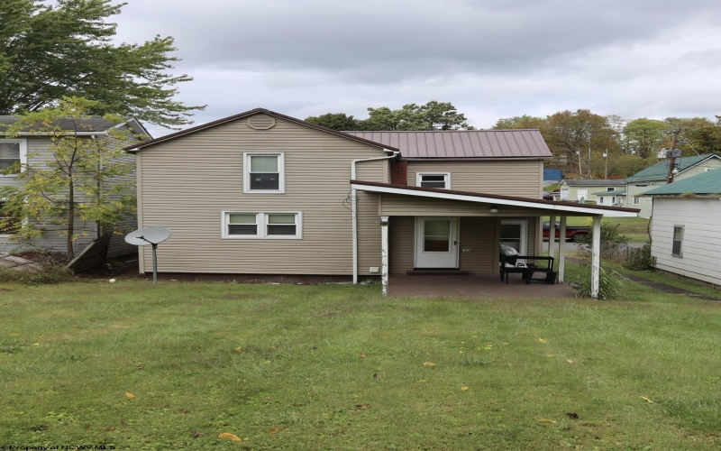 515 Yokum Street, Elkins, West Virginia 26241, 3 Bedrooms Bedrooms, 6 Rooms Rooms,1 BathroomBathrooms,Single Family Detached,For Sale,Yokum,10161703