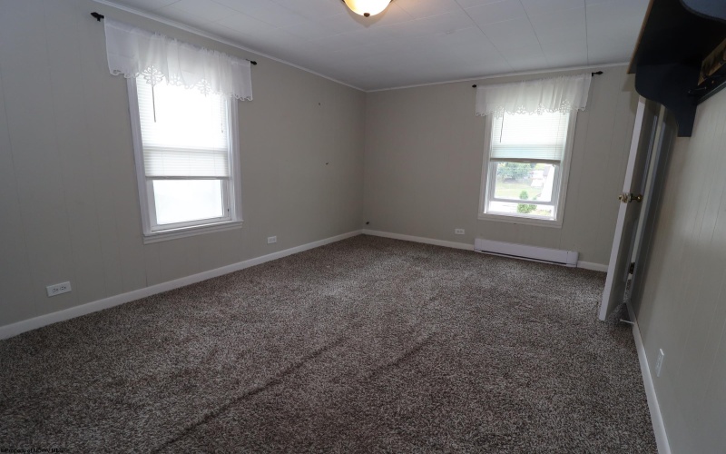 515 Yokum Street, Elkins, West Virginia 26241, 3 Bedrooms Bedrooms, 6 Rooms Rooms,1 BathroomBathrooms,Single Family Detached,For Sale,Yokum,10161703