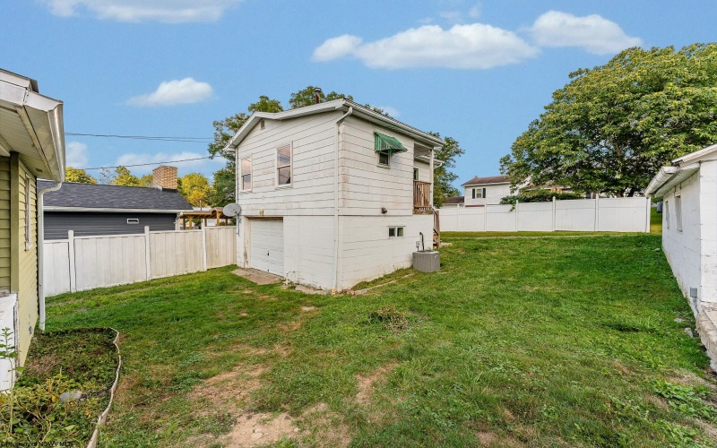 532 1/2 Herman Avenue, Star City, West Virginia 26505, 1 Bedroom Bedrooms, 3 Rooms Rooms,1 BathroomBathrooms,Residential Rentals,For Rent,Herman,10161711