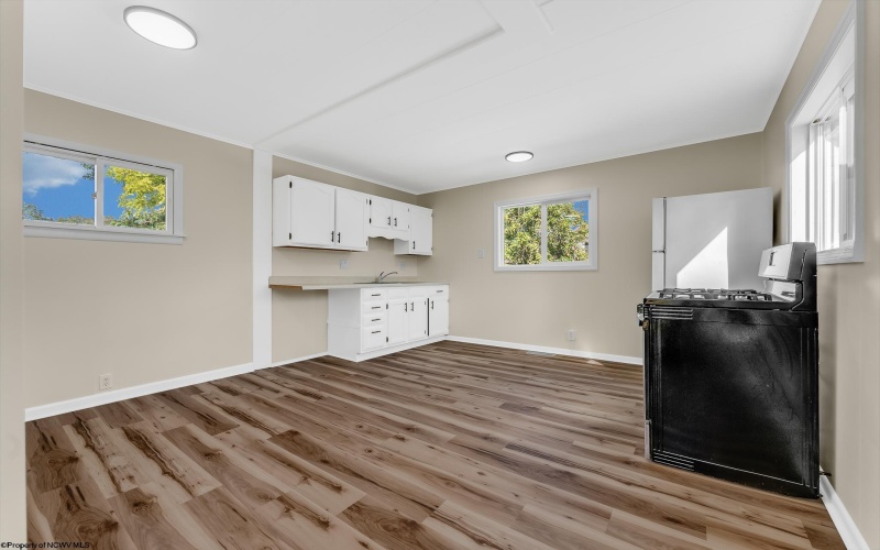 532 1/2 Herman Avenue, Star City, West Virginia 26505, 1 Bedroom Bedrooms, 3 Rooms Rooms,1 BathroomBathrooms,Residential Rentals,For Rent,Herman,10161711