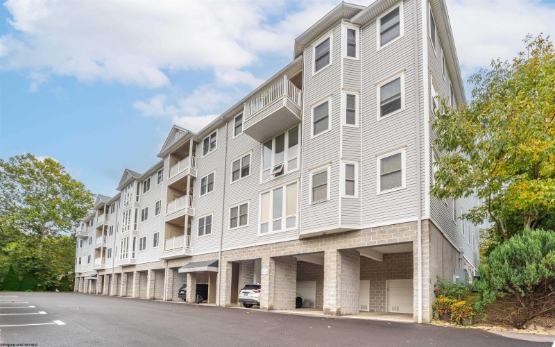 217 Fountain View, Morgantown, West Virginia 26505, 2 Bedrooms Bedrooms, 4 Rooms Rooms,2 BathroomsBathrooms,Single Family Attached,For Sale,Fountain,10161717