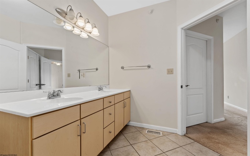 217 Fountain View, Morgantown, West Virginia 26505, 2 Bedrooms Bedrooms, 4 Rooms Rooms,2 BathroomsBathrooms,Single Family Attached,For Sale,Fountain,10161717