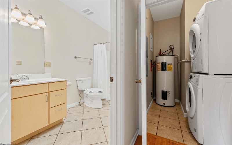 217 Fountain View, Morgantown, West Virginia 26505, 2 Bedrooms Bedrooms, 4 Rooms Rooms,2 BathroomsBathrooms,Single Family Attached,For Sale,Fountain,10161717